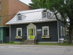 569 - 10, rue de l'Évêché Est