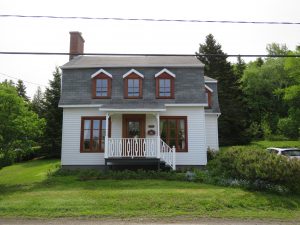 2584 - 251, rue de Sainte-Cécile-du-Bic