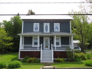 2585 - 257, rue de Sainte-Cécile-du-Bic