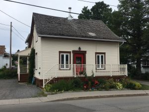 562 - 76, rue de l'Évêché Est